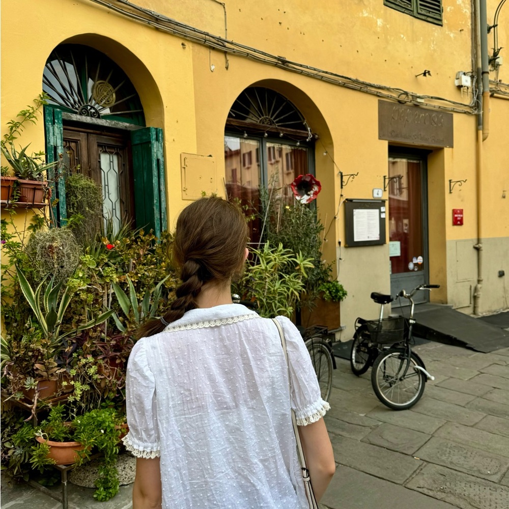 Meet your Posher, Maya